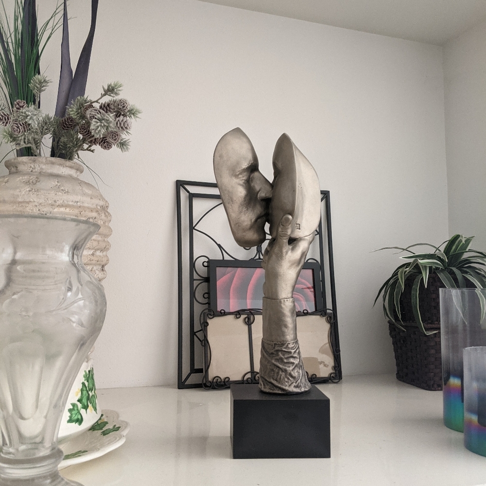 John Cutrone "The Kiss" Sculpture